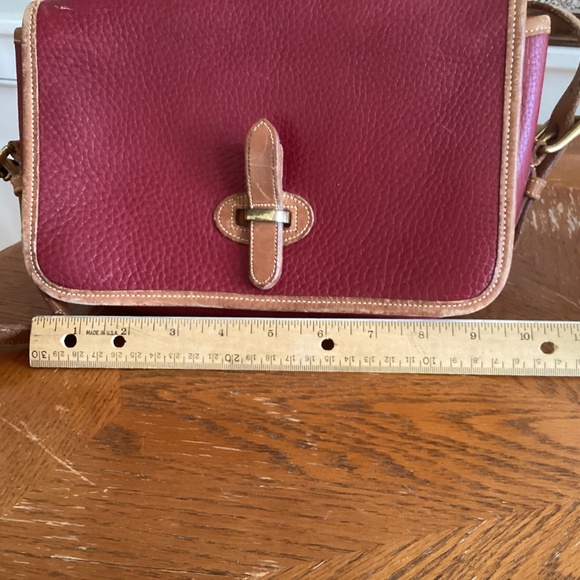 VINTAGE DOONEY & BOURKE DEEP BURGUNDY WITH BROWN  PEBBLED LEATHER SHOULDER BAG - Picture 8 of 14